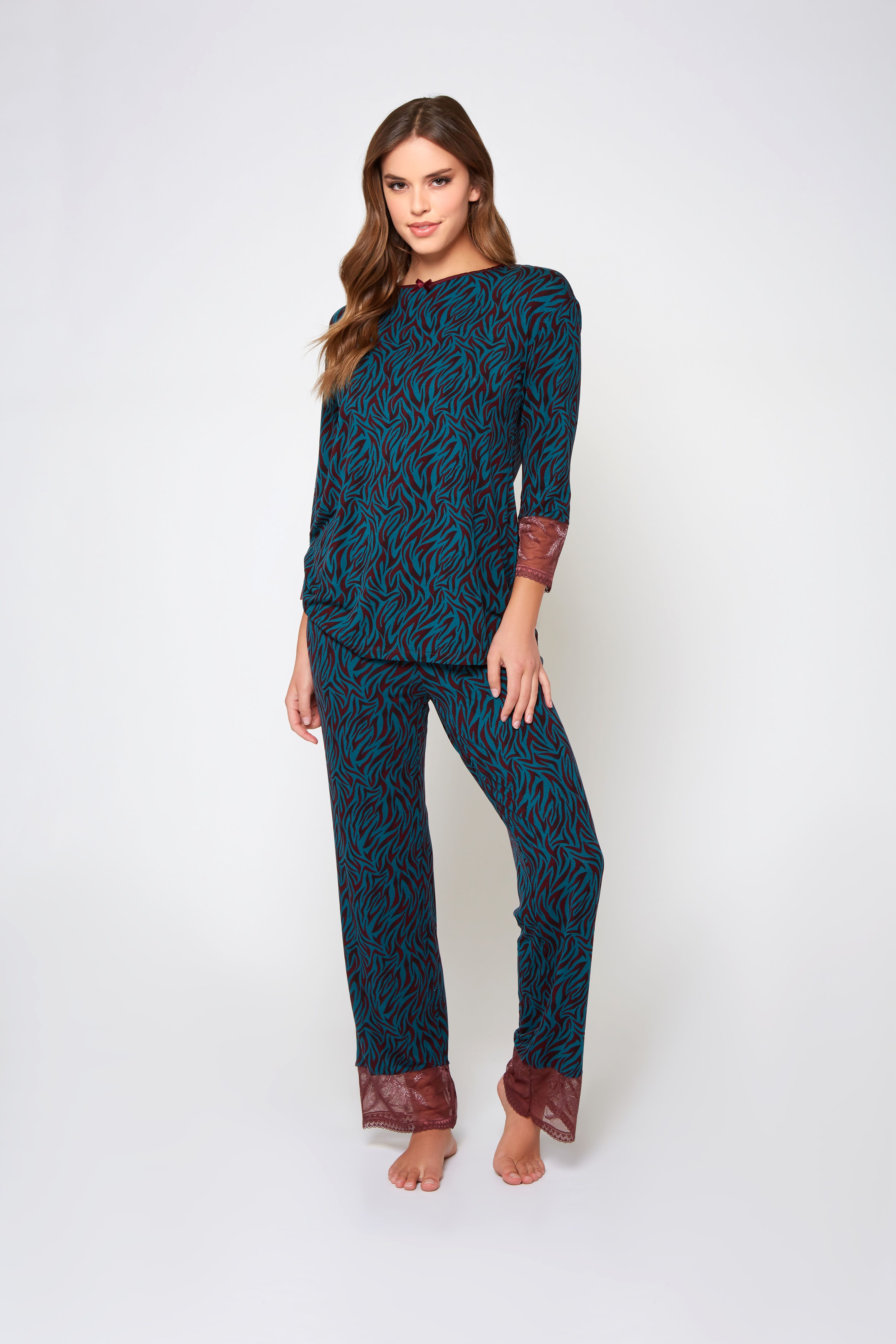 iCollection Sylvie Pajama Set - 78164 - Click Image to Close